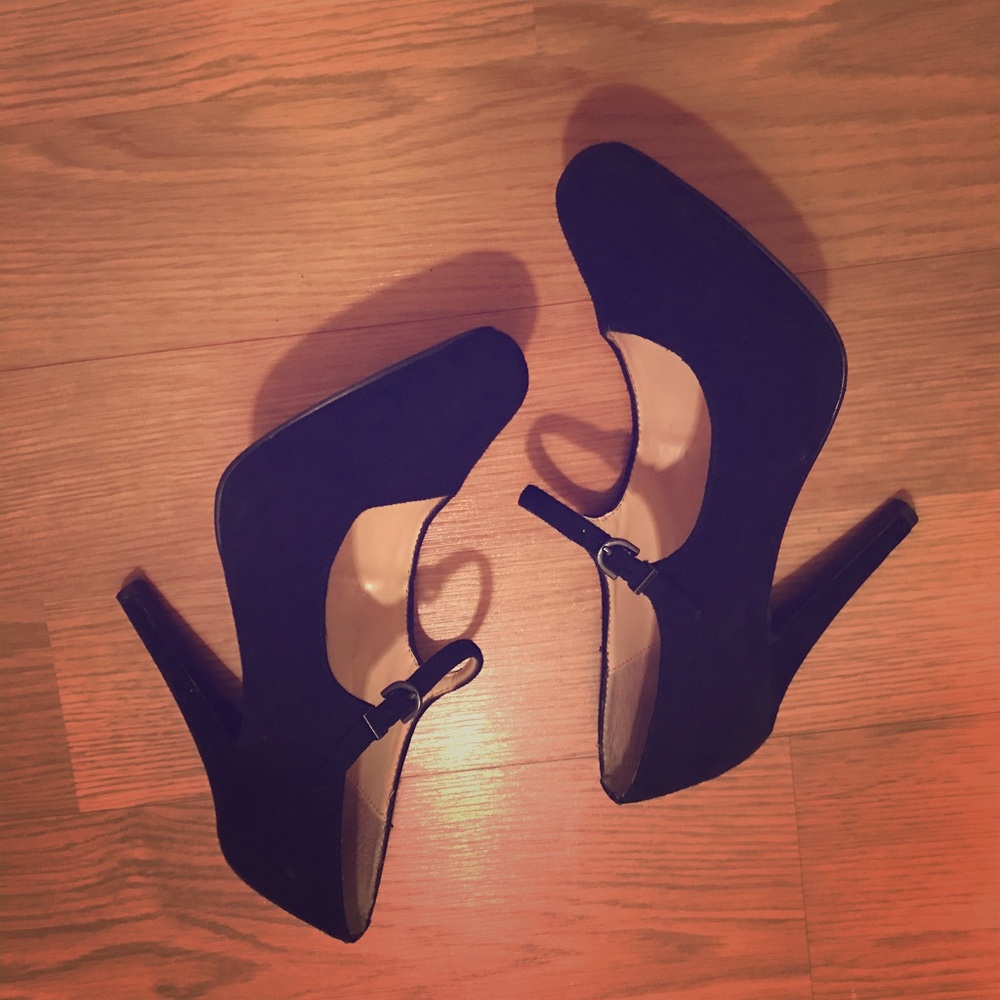 Guess Mary Jane heels